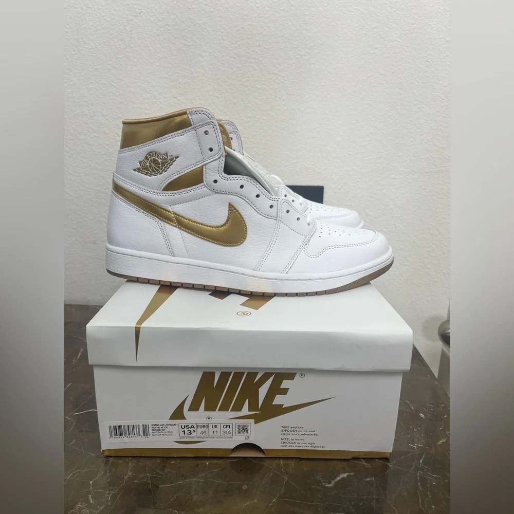 New! Nike Air Jordan 1 Retro High OG Women's 